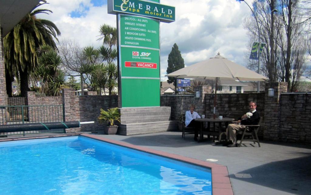 Stay 284 Rotorua - Refurbished Modern Accommodation Ngoại thất bức ảnh